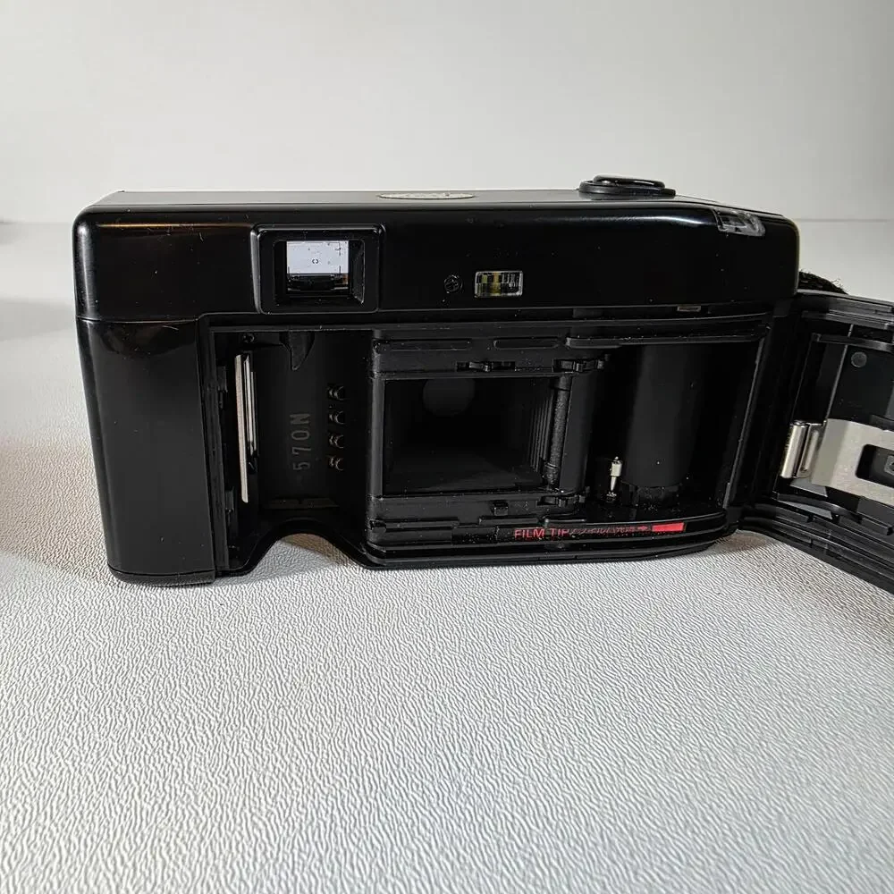 Nikon One Touch Point & Shoot 35 mm Film Camera 1:2.8 Flash W/Case Tested